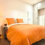 Cozy Latin Quarter Near The Seine & Metro & For 4 N6-10 Apartament Paryż